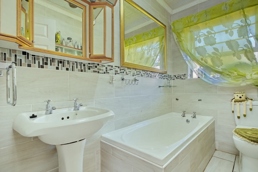 4 Bedroom Property for Sale in Palm Ridge Eastern Cape